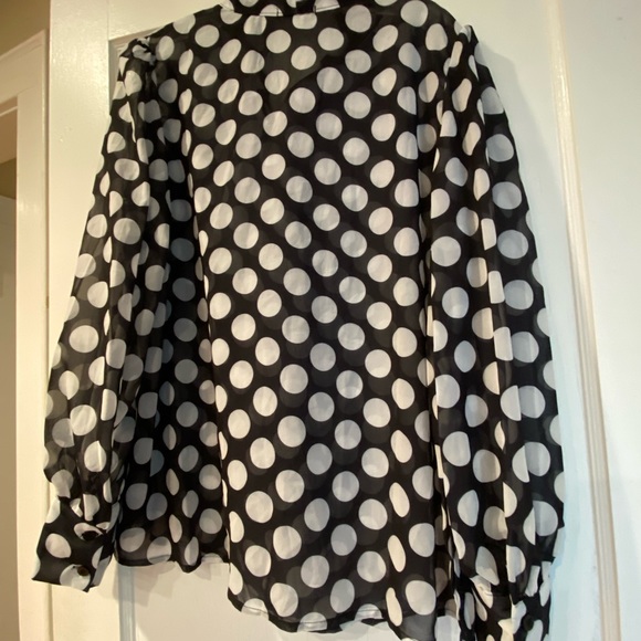 FHQ collection black-white dotted long sleeve shirt. Size XL. Like new! - Picture 5 of 7